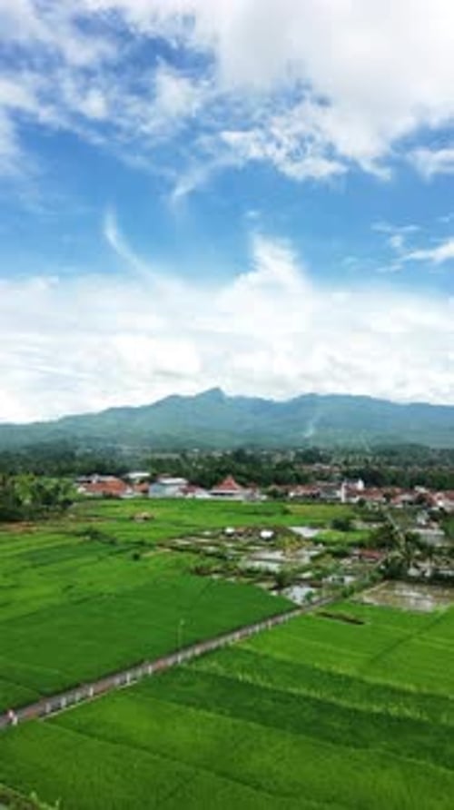 Tranquil Mountain Scene With Soft Light Hd