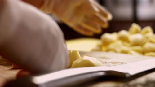 How to Make Creamy Mashed Potatoes with Cheddar