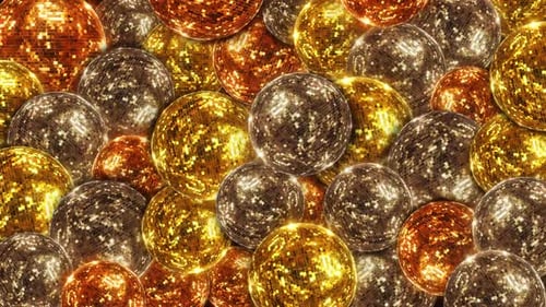 Fond abstrait de plusieurs boules disco en argent doré étincelant, cluster dense à haute énergie