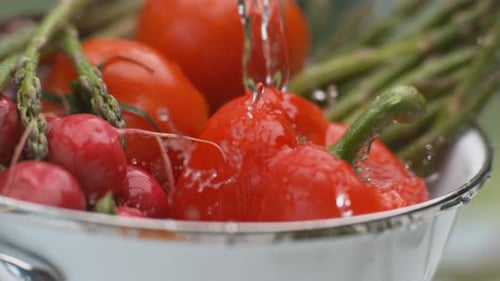 Phantom flex 4k captures water splashing on fresh vegetables in super slow motion