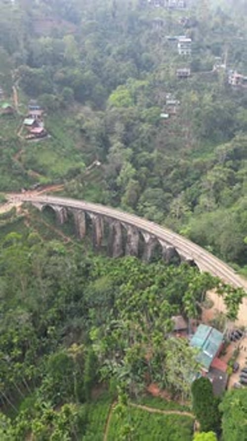 Vue aérienne du pont à neuf arches de Demodara, Ella, Sri Lanka