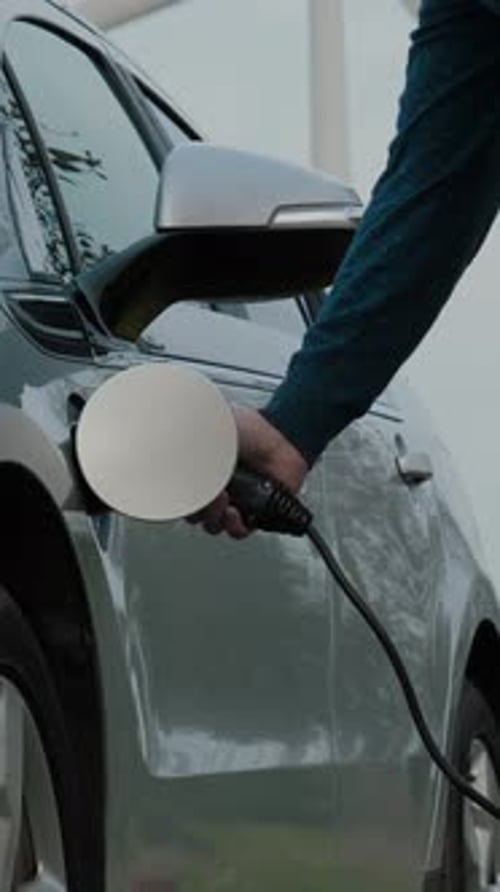 Vertical Video Electric Car Wind Turbine