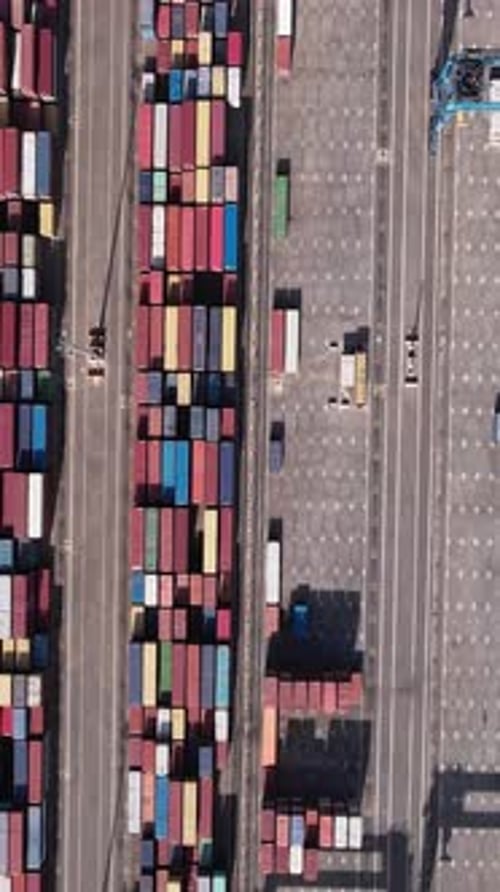 Geschäftslogistischer Import- und Exportfrachttransport per Containerschiff