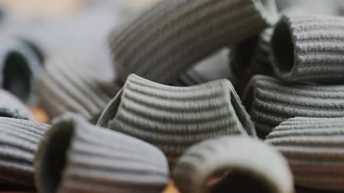 Bio-Vollkorn-Roggenweizen Italienische Pasta Hartweizengrießmehl Makkaroni ungekochte Penne Rigate in