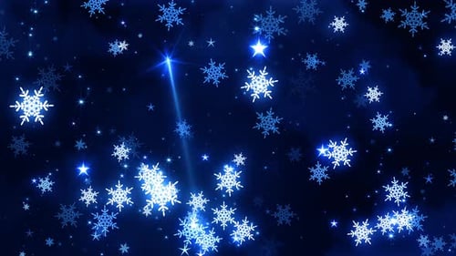 Schneefall in bewölkter Nacht