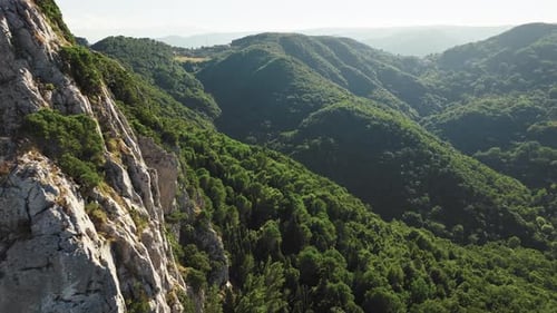 Felsen auf den Gipfeln der Berge