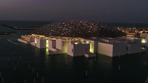 Vista aérea do Louvre, um museu de arte em Abu Dhabi.