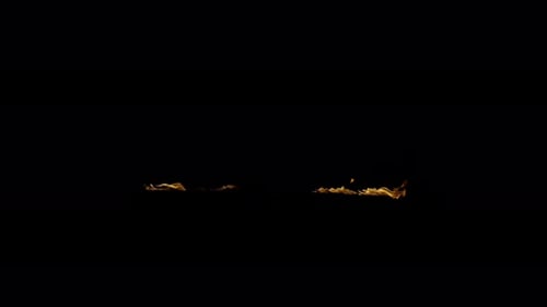 Ignite Sammlung: Winzige Flammen schwellen zu größeren an und verschlingen einen zentralen Sockel auf dunklem Hintergrund