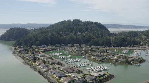 Vue aérienne de Shelter Bay, Washington, de Harbor Hillside et de la baie de Skagit