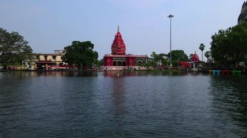 Vue aérienne à angle bas prise près du Kali Mandir à Darbhanga House. C'est l'un des plus anciens et des plus