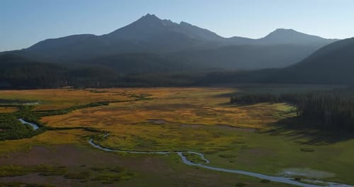 vue du volcan Broken Top dans l'Oregon