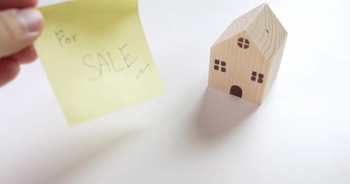 Real-estate financing on houses for sale to possible homeowners of a residential development.