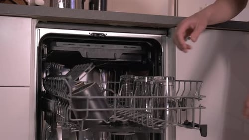 Clean Glasses in the Dishwasher