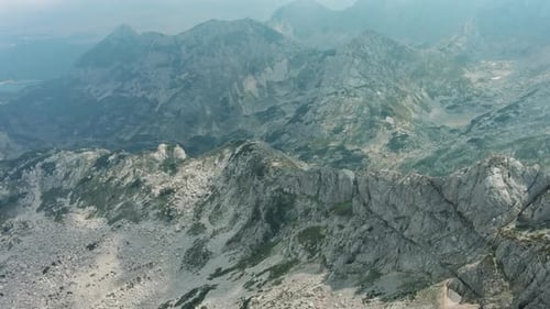 Paisaje montañoso aéreo de Durmitor