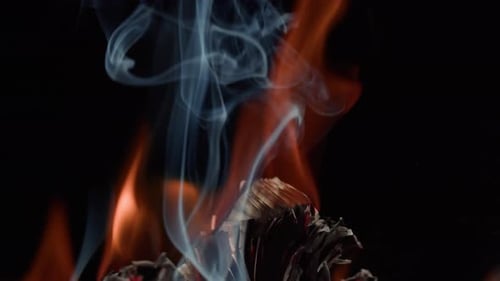 Brennende amerikanische Hundert-Dollar-Banknoten Flamme of Fire aus Geld