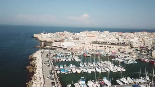 Marina y ciudad vieja en Acre, Israel