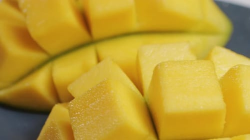 Close Up Rip Mango Slice Cubes Cut