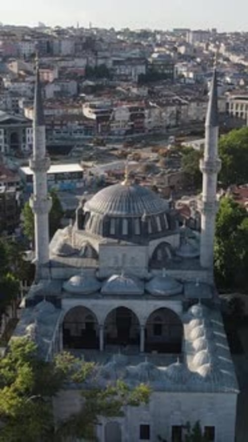 Drone aérien de la mosquée Yeni Valide d'Istanbul