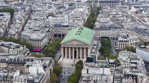 Vue aérienne de l'église Sainte-Marie-Madeleine (La Madeleine), Paris, France