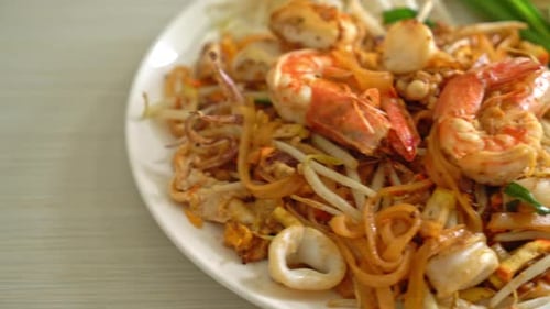 Close Up of Pad Thai Noodles with Shrimp