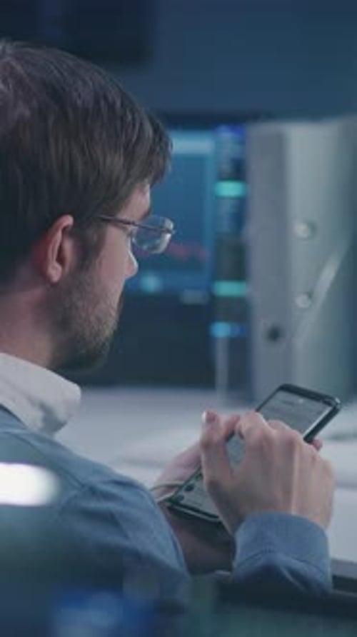 Professional IT Technical Specialist Chats Using Phone