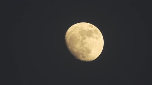 Vidéo nocturne Off Moon 4k.