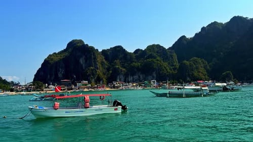 El Nido bay and moored boats.