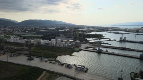 industrie des chantiers navals aéroportuaires