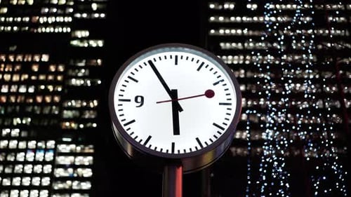 canary wharf london clock at night