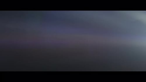 Colleción Lucent Ultra: lente brillante con un matiz amarillo y efecto pulsante capturada con un Pri de 16 mm