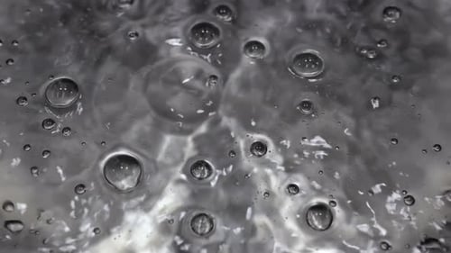 Wasserblasen in Zeitlupe