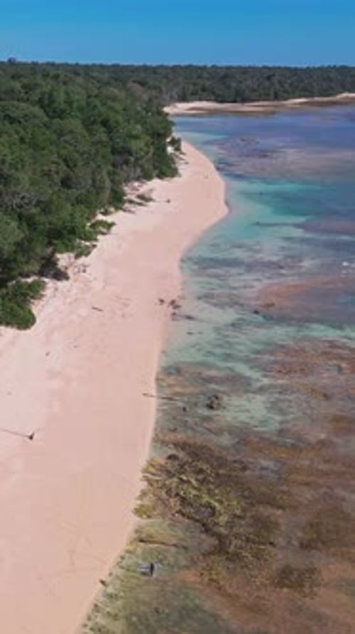 Küste der Insel Java im Indischen Ozean