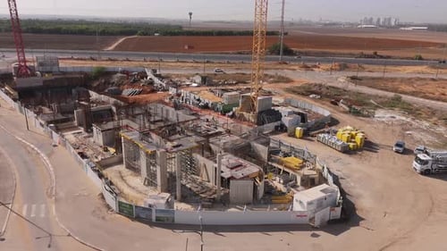 Sitio de construcción activo en Rehovot, Israel