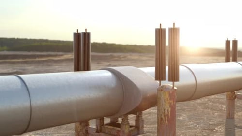 Entrega logística internacional de gas natural líquido a un tanque de GNL