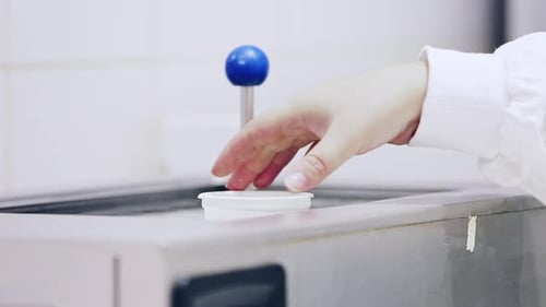 Quality Milk Testing in Modern Lab