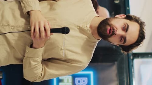 Periodista de Vertical Video TV transmitió noticias en vivo