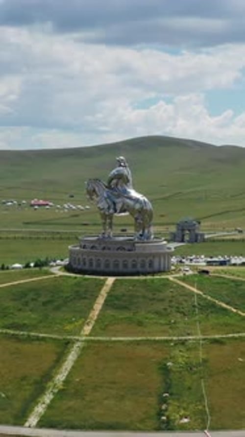 Vue aérienne panoramique de la statue de Gengis Khan