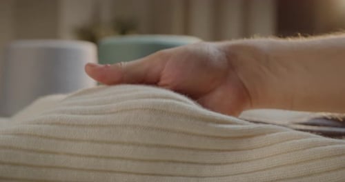 Hand Gently Feeling Soft Knit Cream Sweater