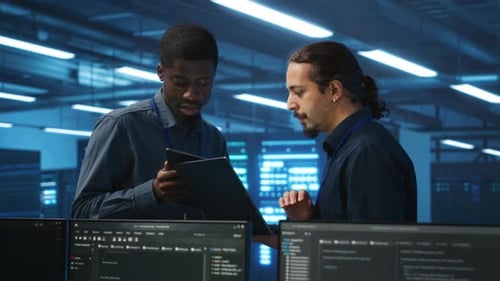 System Administrators in Server Hub Monitoring Data Center