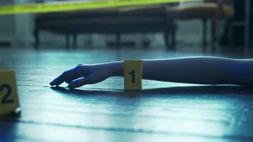 Close-up de uma cena de crime na casa de uma pessoa falecida Homem morto Linha Policial: pistas e evidências, série