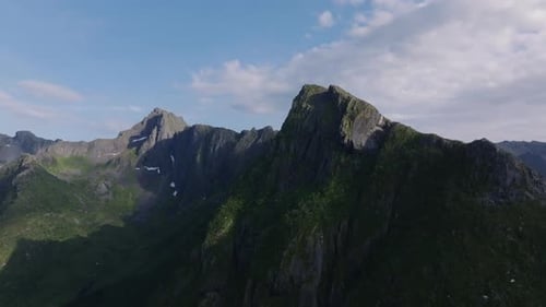 Mountain Arête en Lofoten 1
