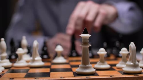 Chess Game Strategy, Capturing the Queen