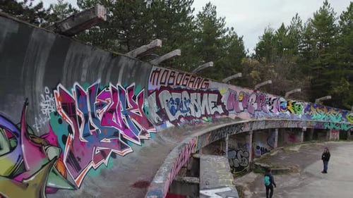 Alter Bob von den Olympischen Winterspielen 84 in Sarajevo voller Graffiti