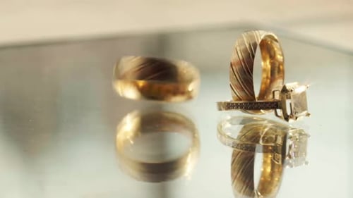 Spinning Gold Wedding Ring - Close Up
