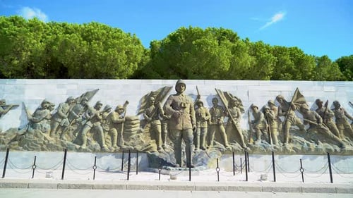 Statue de Mustafa Kemal Ataturk et monument aux martyrs de Gallipoli à Çanakkale 4K