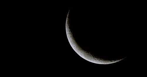 Waxing Crescent Moon filmed with 600mm tele lens in 4k