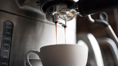 Kaffee-Cappuccino für Mädchen, handrührend, Tasse