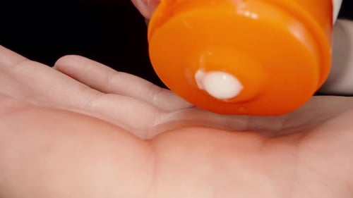 I put cream on my hand. Dolly slider extreme close-up. Laowa Probe