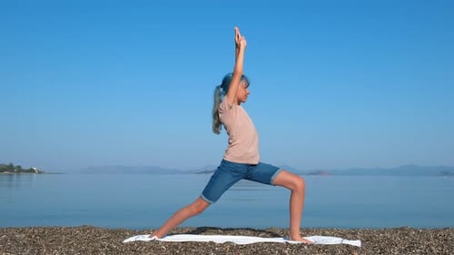 Asana-Krieger-Pose von Seascape