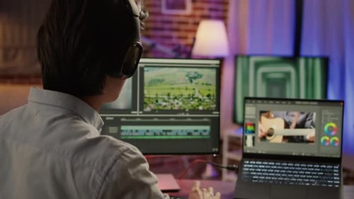 Colorista multimedia editando montajes de vídeo en software de efectos visuales